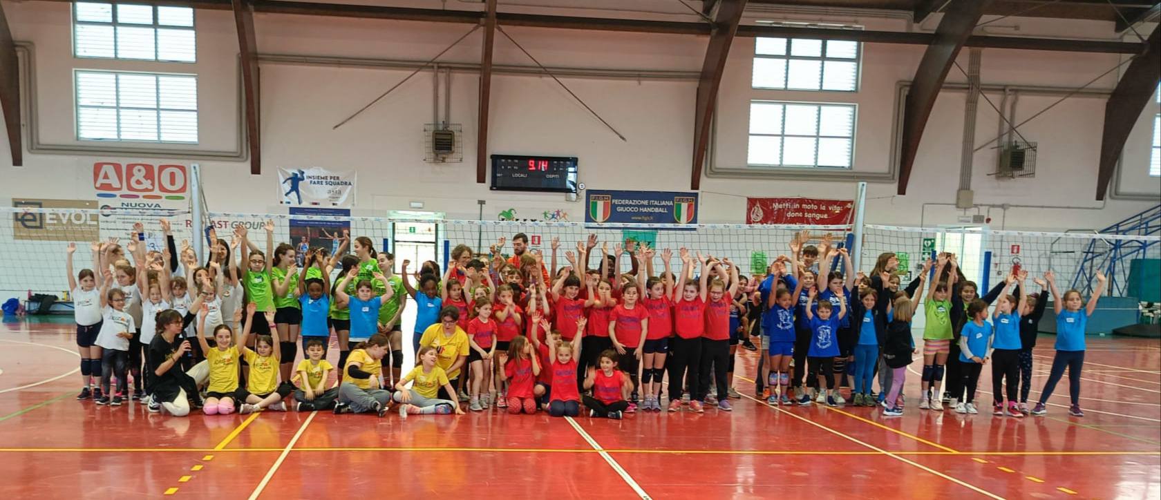 Allenamento delle giovani atlete PavBressa